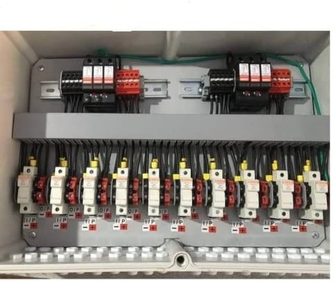 DCDB 10in 10out 1000V with 5SPD